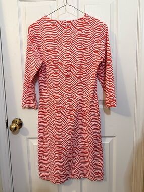 J. McLaughlin Red and White Wave-Print Midi Dress